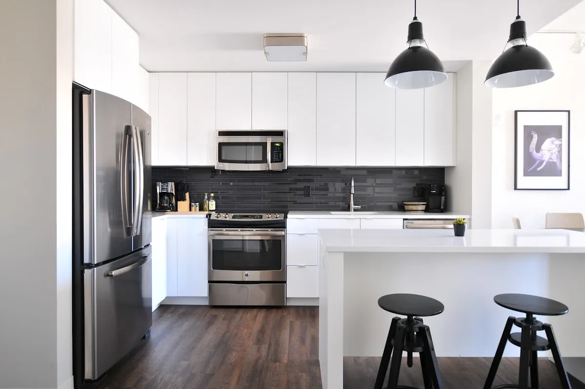 PLY & FORMICA KITCHEN, KIRKSTALL